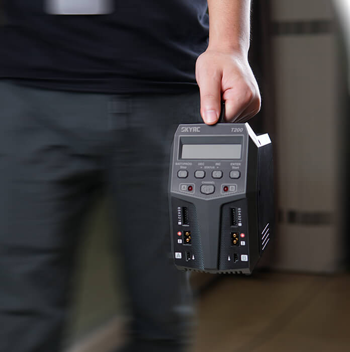 12A T200 dobbelt oplader med strømforsyning 2x100W - NiMH og Lipo - 1-6S