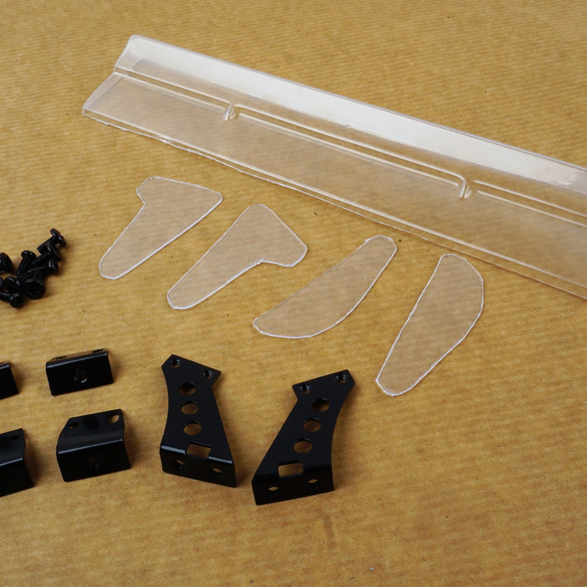 Skala 1/10 - GT rear wing TC