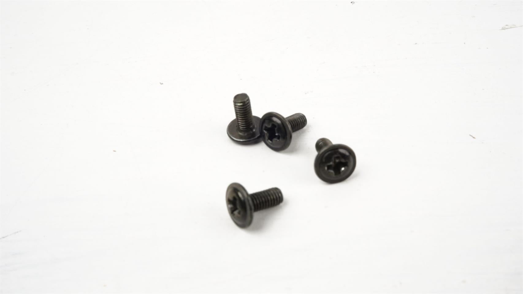 WL Toys - 12429-0100 - 2x8mm Skruer med hoved - 8 stk